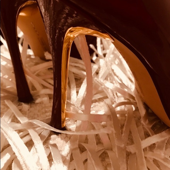 Vince Camuto Caella Patent  Mary Jane Pumps Size 7 - Picture 2 of 9